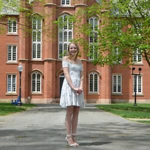 Meet your Posher, Brittney